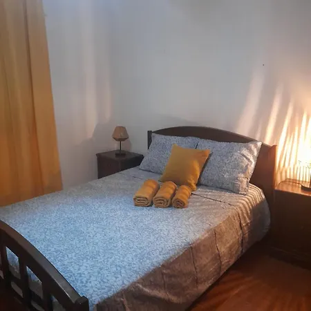 דירה Ribeirinha House